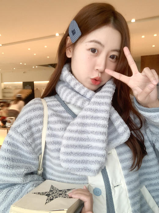 <曾小咸推荐>现货秒杀 ！微信超特价！韩系条纹双面穿羊羔毛（送围巾） 日常329.99 立减140 秒杀189.99！！ 商品图9