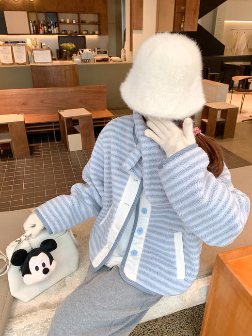 <曾小咸推荐>现货秒杀 ！微信超特价！韩系条纹双面穿羊羔毛（送围巾） 日常329.99 立减140 秒杀189.99！！ 商品图10