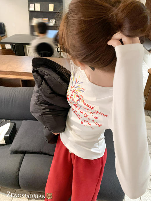 <曾小咸推荐>现货秒杀 ！微信超特价！ 印花露肩长袖t恤 日常129.99 立减60 秒杀69.99！！ 立领羽绒服 日常629.99 立减260 秒杀369.99 商品图5
