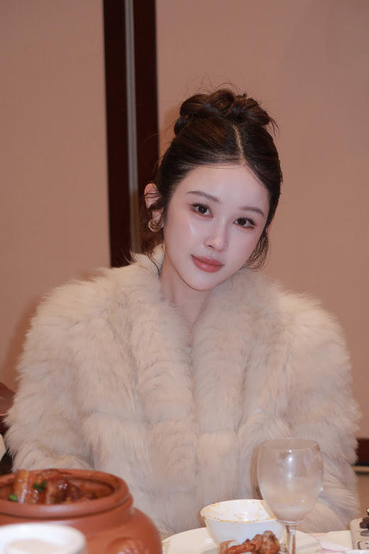 Read Nameless /芬兰进口狐狸毛皮草奶霜色2025/12/15 商品图1