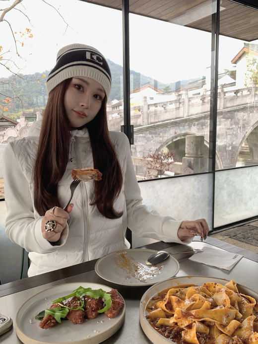 Read Nameless /Lulu白色羽绒服 2025/12/15 商品图1