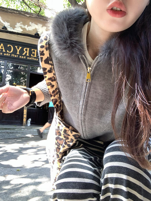 <曾小咸推荐>现货秒杀 ！微信超特价！韩系连帽拉链毛衣 日常189.99 立减100 秒杀89.99！！ 商品图6