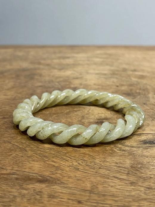 和田糖沁白玉镂雕麻花环手镯，顺丰包邮 商品图11