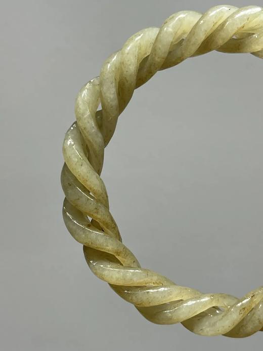 和田糖沁白玉镂雕麻花环手镯，顺丰包邮 商品图13