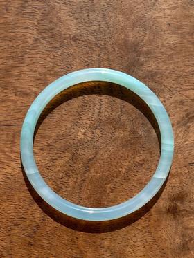 冬青色鱼脑冻玉髓玛瑙细条手镯，顺丰包邮