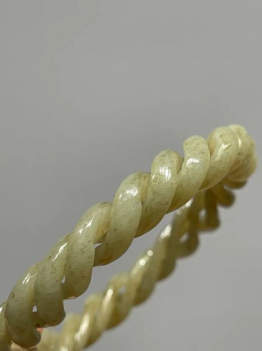 和田糖沁白玉镂雕麻花环手镯，顺丰包邮 商品图6