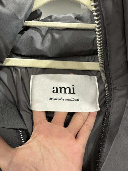 原厂 AMI 连帽羽绒服宽松爱心刺绣字母 FW22 短款羽绒服 全新带吊 尺码XXS XS M 欧码 偏大2码0399 商品图3
