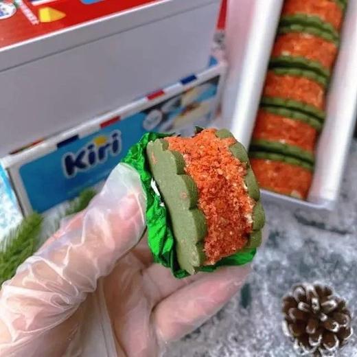 【顺丰包邮】圣诞限定款直降20元低至88抢?Kiri联名芝士奶酪白脱夹心饼干 纯手工制作 吃一口就沦陷 黄油香浓到犯规 顺丰基地直邮 商品图2