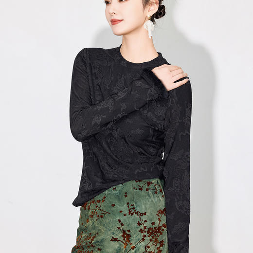 「自」全新升级【铂金会员119/天猫159/差价40】(32207)洛诗琳气质提花打底衫2025秋冬新款圆领显瘦百搭长袖T恤女 商品图1