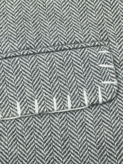 2025 秋冬浅灰人字纹毛呢西装外套女 明线装饰宽松休闲单排扣西服 设计感小众通勤百搭复古质感上衣 商品图3