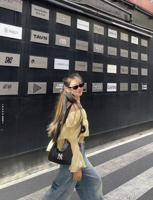 【MLB尼龙子母腋下包】秋冬的街头需要一抹亮眼的情侣印记！  潮流单品要兼顾颜值与实用性  标志性大LOGO，男女同款-XMCH 商品图5