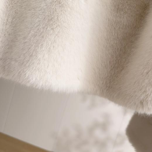 「自」全新升级【铂金会员735/天猫999/差价264】(04159)洛诗琳立领环保水貂毛立领外套2025冬季小个子皮毛一体外套 商品图3