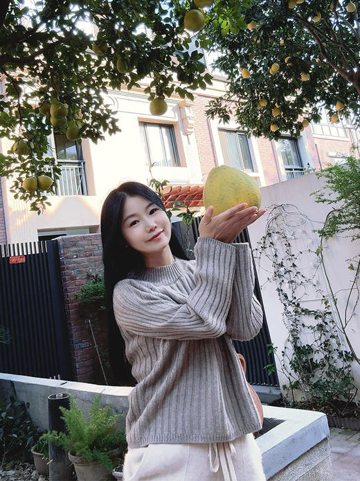 【板娘同款推荐 羊绒衫】新增新年红大码 新年红红火火！全球奢牌同等山羊绒原料阿尔巴斯山羊绒 让姐妹们用实实在在源头价穿高定的感觉！ 商品图5