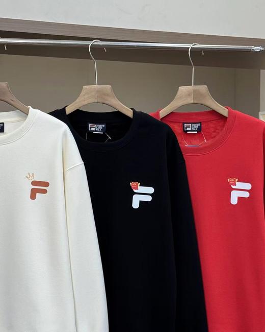 【FL马年加绒情侣款新年卫衣】FL新年限定“马上来财”加绒情侣款圆领卫衣，专为马年新年主题打造，采用柔软银狐绒内里，加绒加厚设计，兼顾保暖性与潮流感-YOEO 商品图10