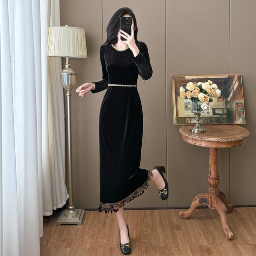 XMZ751秋冬丝绒大码流苏拼接重工钉珠优雅显瘦丝绒连衣裙黑色针织面料 商品图0