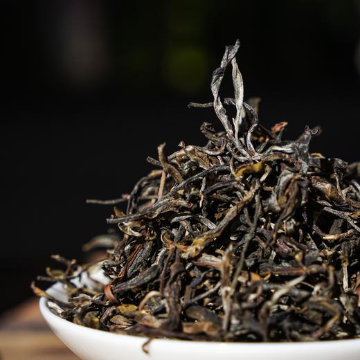 12月13日中午12点【后山麓细叶公主】2025年头春古树普洱茶界稀缺王‘品细叶公主，享帝王口福’联合王天老师共同制作出售 商品图5