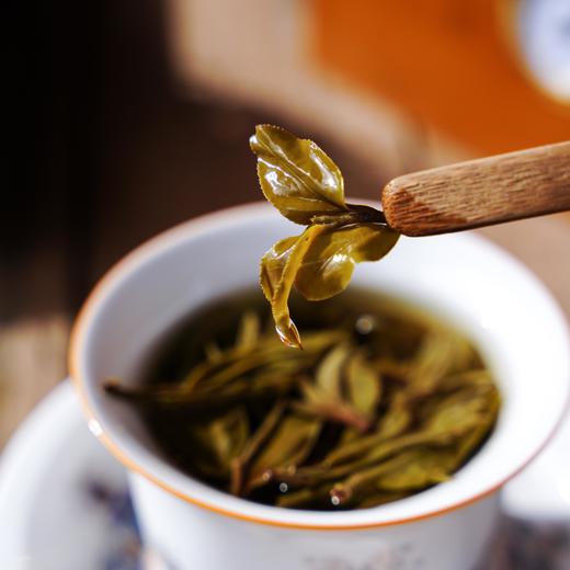 12月13日中午12点【后山麓细叶公主】2025年头春古树普洱茶界稀缺王‘品细叶公主，享帝王口福’联合王天老师共同制作出售 商品图6