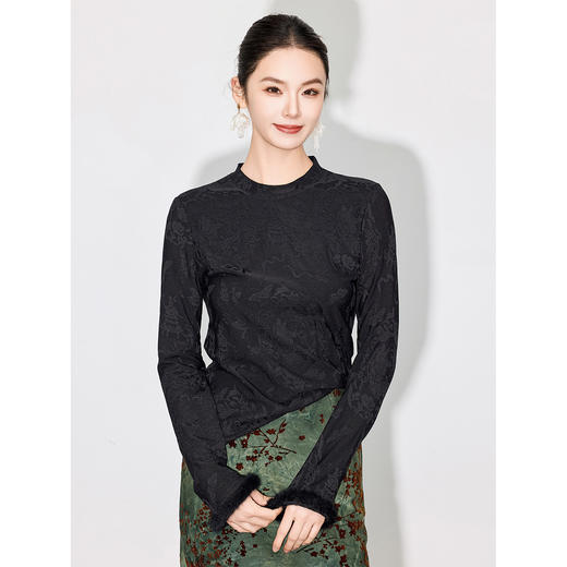 「自」全新升级【铂金会员119/天猫159/差价40】(32207)洛诗琳气质提花打底衫2025秋冬新款圆领显瘦百搭长袖T恤女 商品图0