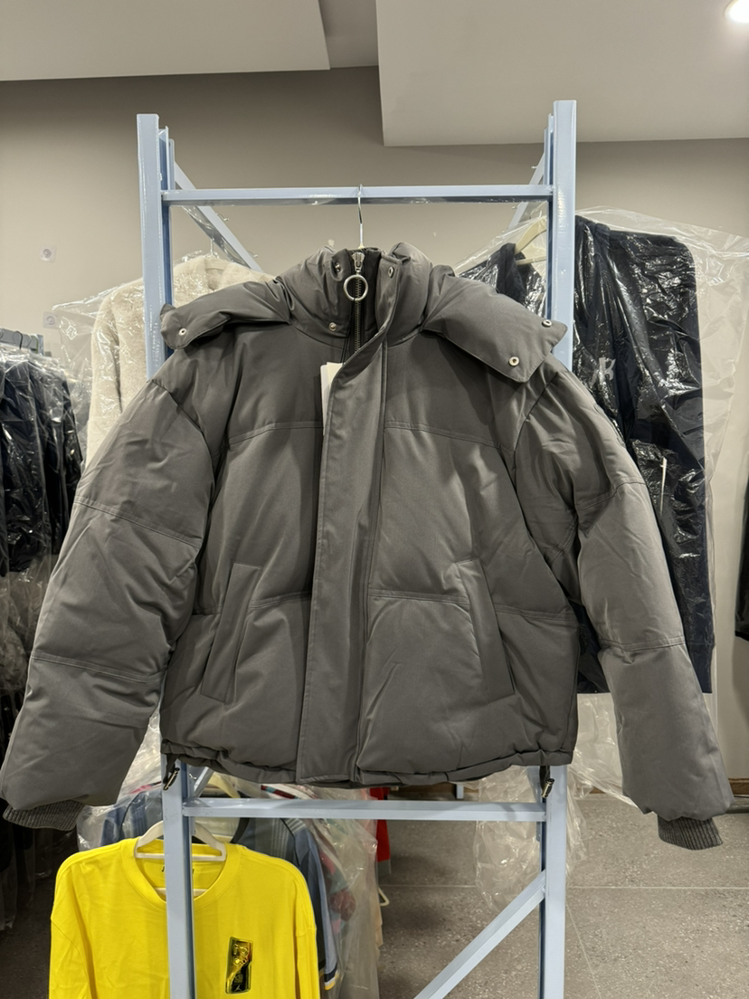 原厂 AMI 连帽羽绒服宽松爱心刺绣字母 FW22 短款羽绒服 全新带吊 尺码XXS XS M 欧码 偏大2码0399