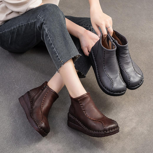 JZ5030 2025年秋冬季新款复古坡跟短靴头层牛皮纯色百搭小众女鞋 商品图0