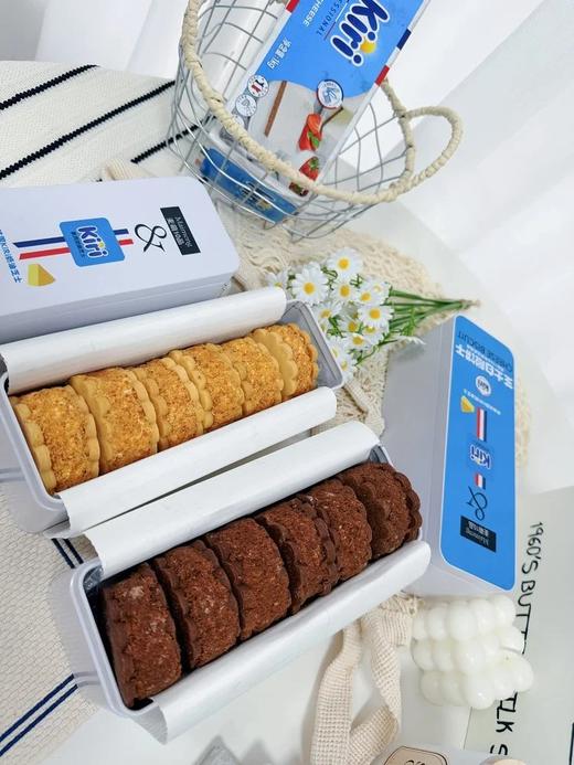 【顺丰包邮】圣诞限定款直降20元低至88抢?Kiri联名芝士奶酪白脱夹心饼干 纯手工制作 吃一口就沦陷 黄油香浓到犯规 顺丰基地直邮 商品图7