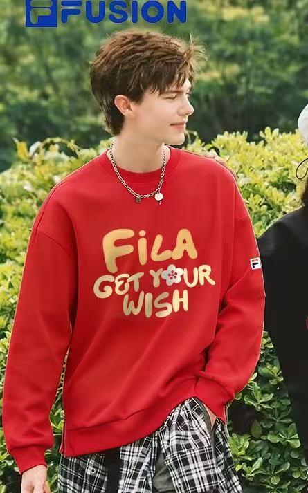 【FILA斐乐新年马上来财圆领加绒卫衣】这款FILA斐乐新年加绒卫衣，从面料、剪裁到设计细节，均体现出品牌级品质与年轻化审美。银狐绒内里带来柔软保暖的穿着体验，-YOEO 商品图7