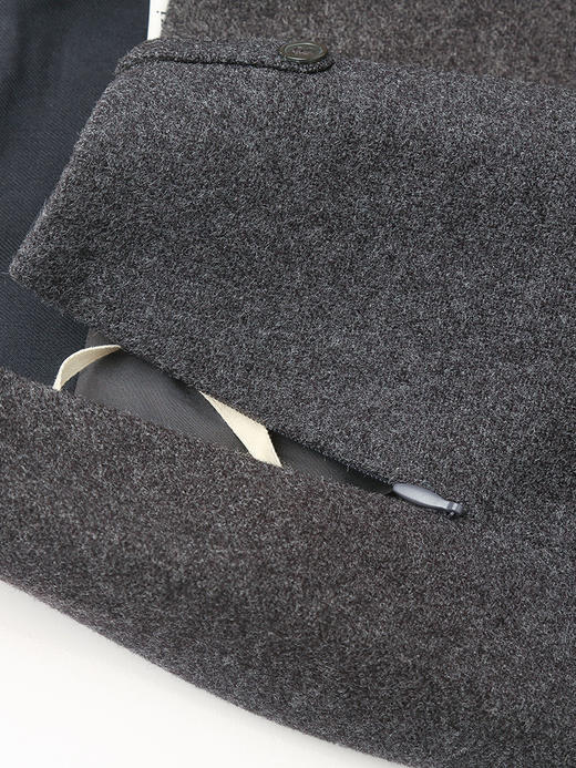 2025 秋冬深灰色毛呢 A 字短裙女 金属扣装饰高腰显瘦半身裙 通勤百搭复古质感小个子包臀短款裙装 商品图4