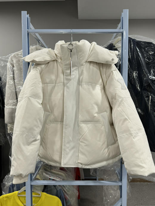 原厂 AMI连帽羽绒服宽松爱心刺绣字母 FW22 短款羽绒服 全新带吊 尺码XXS XS M 欧版 偏大2个码0399 商品图0