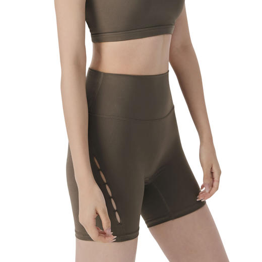 【限时秒】YOGACODE【火树银花系列】运动短裤女侧边镂空透气7A抗菌健身短裤DWS116027 商品图4