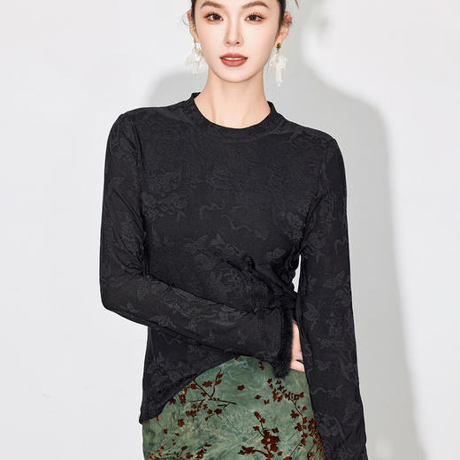 「自」全新升级【铂金会员119/天猫159/差价40】(32207)洛诗琳气质提花打底衫2025秋冬新款圆领显瘦百搭长袖T恤女 商品图2