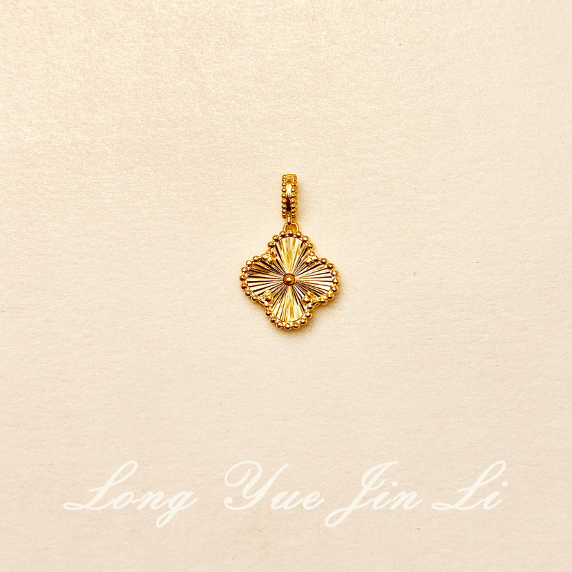 足金吊坠；3.67克