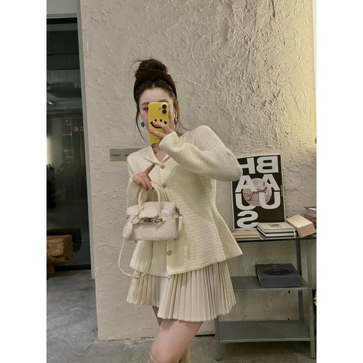 25AW上新 甜甜同款【人鱼初恋】法式显瘦收腰裙摆纽扣针织上衣 商品图3