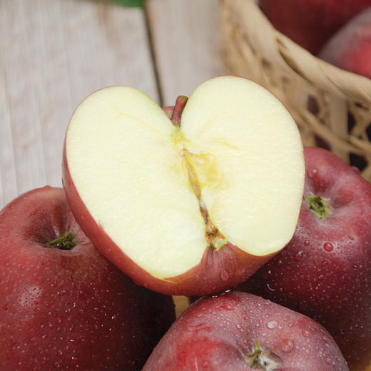 花牛苹果一盒12个4.5-5斤 果肉细腻粉苹果 宝宝辅食 商品图3