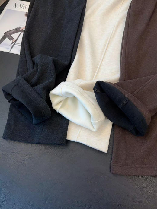 外贸原单澳利绒羊毛弯刀裤
陆续出货中[抱拳][抱拳]
颜色黑灰色&米杏色&咖色
面料：5.5%羊毛20.3%粘胶纤维74.2%涤纶
尺码M-XL 商品图11