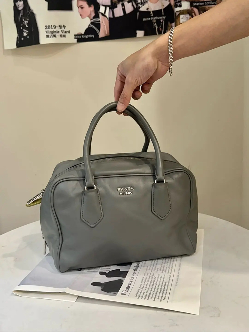 Prada Inside 灰色 牛皮 中号 保龄球包