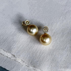 CLASSIC系列 18K镶钻石和南洋珍珠 耳钉