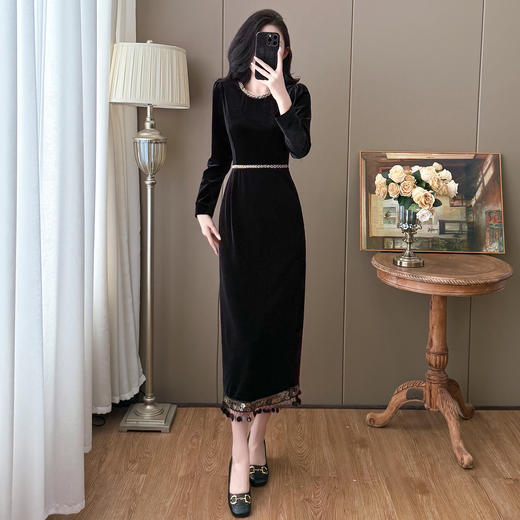 XMZ751秋冬丝绒大码流苏拼接重工钉珠优雅显瘦丝绒连衣裙黑色针织面料 商品图3