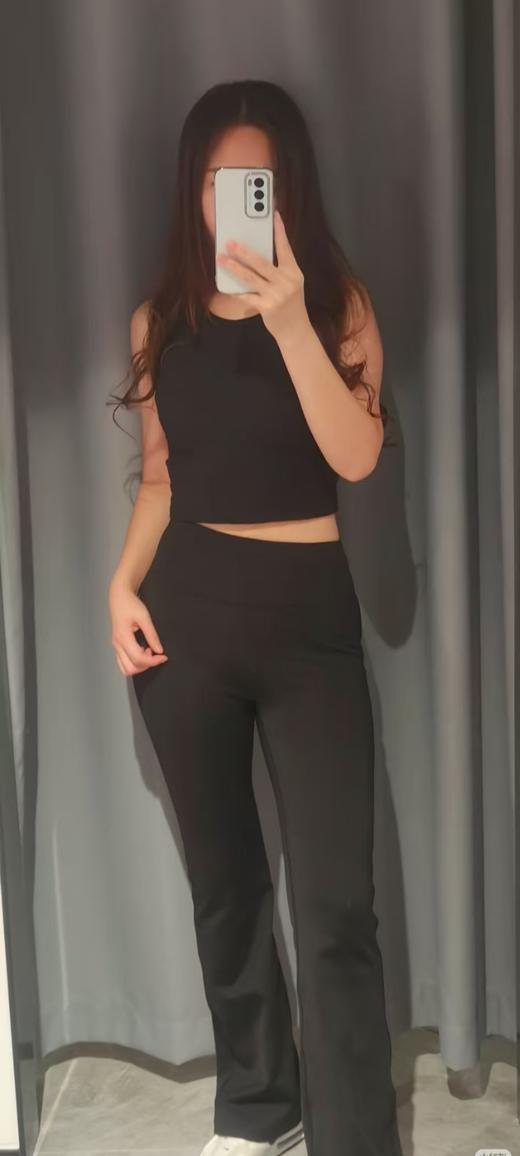 4楼MOLYVIVI条纹一体式背心：MLLC25212 售价218 折后174 商品图4