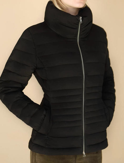 Jai 黑色旅行修身羽绒夹克 商品图1
