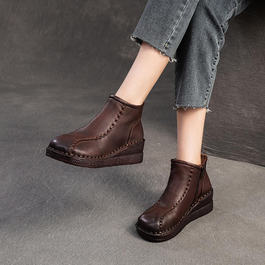 JZ5030 2025年秋冬季新款复古坡跟短靴头层牛皮纯色百搭小众女鞋 商品图3