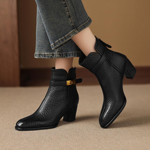 【预售5天】法式气质粗跟高跟短靴复古英伦风方头时尚皮带扣显瘦马丁靴大码 商品图2
