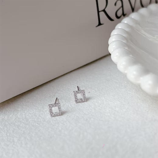 简约气质闪亮耳饰S925耳环-纪念日百货门店同款168247111 商品图2