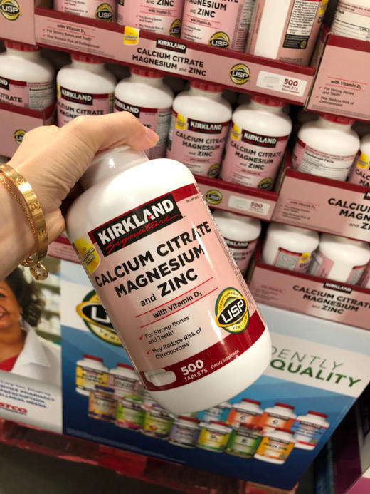 1瓶有2磅重哦！适合买给家里老人补补 钙👍美国Kirkland 钙镁锌片含D3 ，500片(每天2粒) 活动减价中！ 商品图5