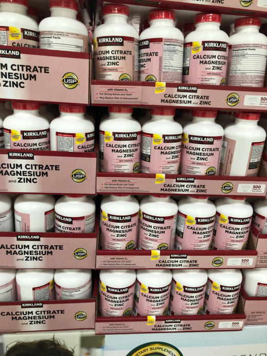 1瓶有2磅重哦！适合买给家里老人补补 钙👍美国Kirkland 钙镁锌片含D3 ，500片(每天2粒) 活动减价中！ 商品图3