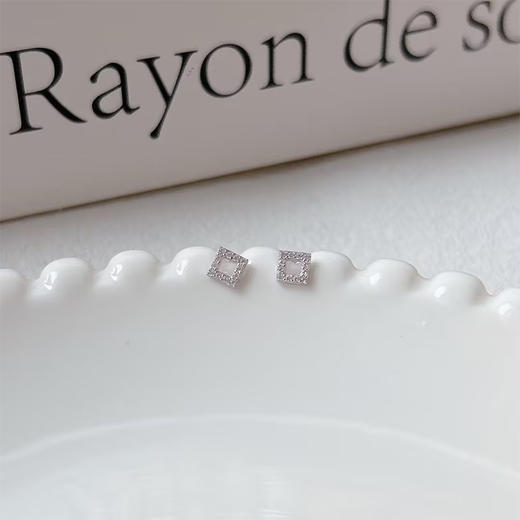 简约气质闪亮耳饰S925耳环-纪念日百货门店同款168247111 商品图4