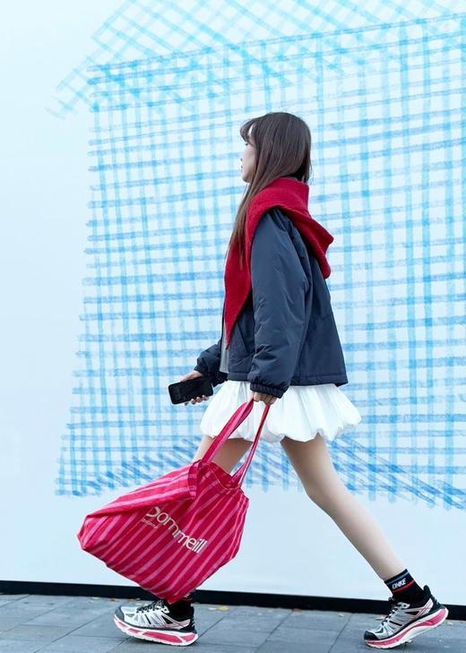 【🎄圣诞疯抢⏰库存告急】出口意大利Sommeill❗原价19美刀的掌心糖果气垫梳39.9抢！买气垫梳送萌宠挂件🎁圣诞X定99.9秒S【气垫梳+超大容量单肩包】组合❗️高端羊毛❗️ 商品图1