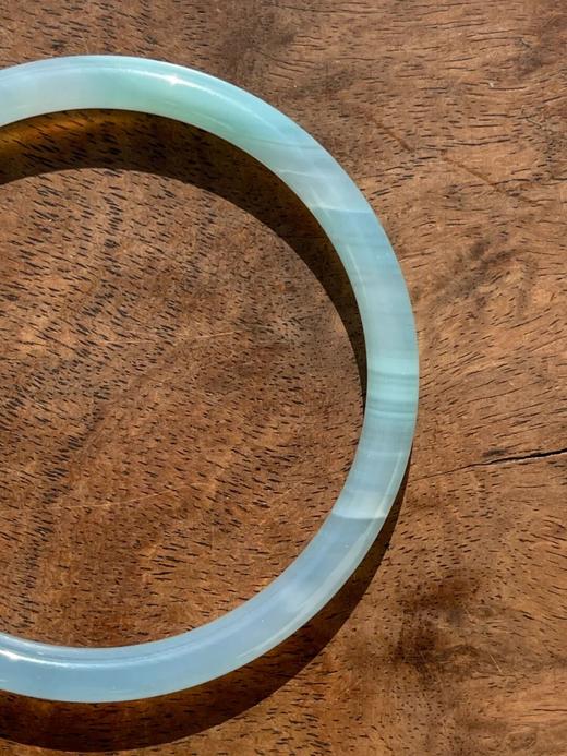 冬青色鱼脑冻玉髓玛瑙细条手镯，顺丰包邮 商品图1