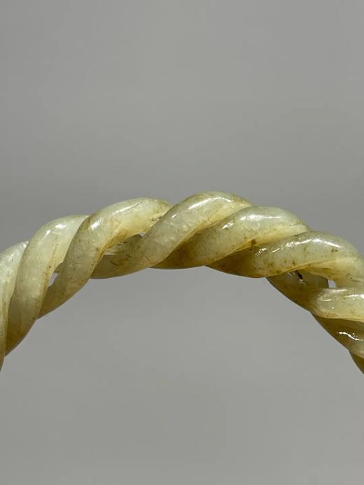 和田糖沁白玉镂雕麻花环手镯，顺丰包邮 商品图5