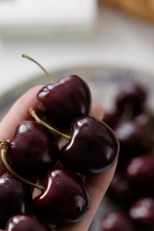 智利海运车厘子丨黑车，硬度高略带酸，光泽好 ，原箱进口，顺丰空运 ，5斤原箱品牌随机发 商品图10