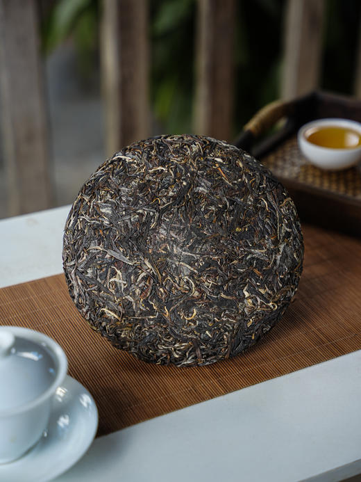 12月16日中午12点【三家寨高杆】挑选2025三家寨5棵古树高杆少量制作，茶汤感喉韵感染力极强，357克/片 商品图2